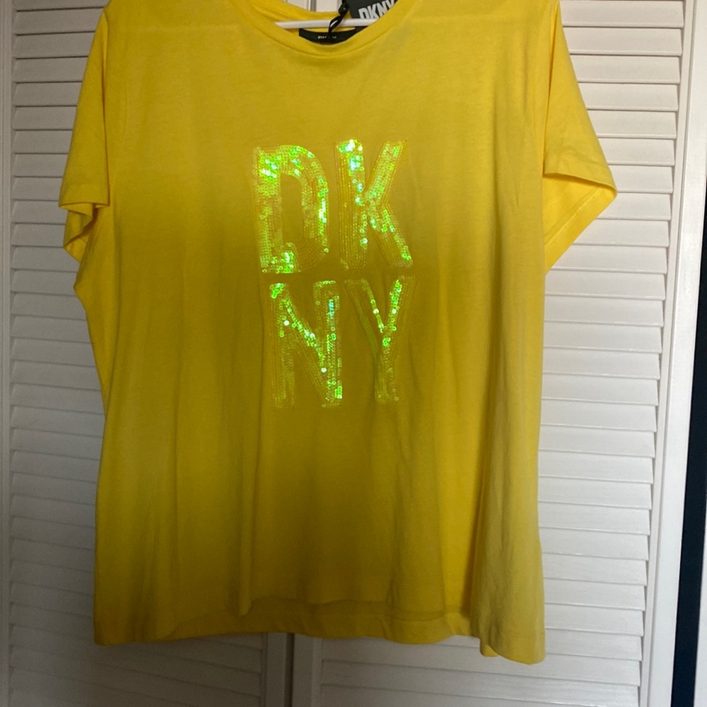 Fun yellow top